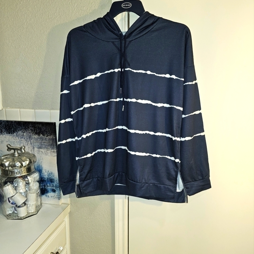 NWOT blue & white drawstring hoodie, long sleeved XL